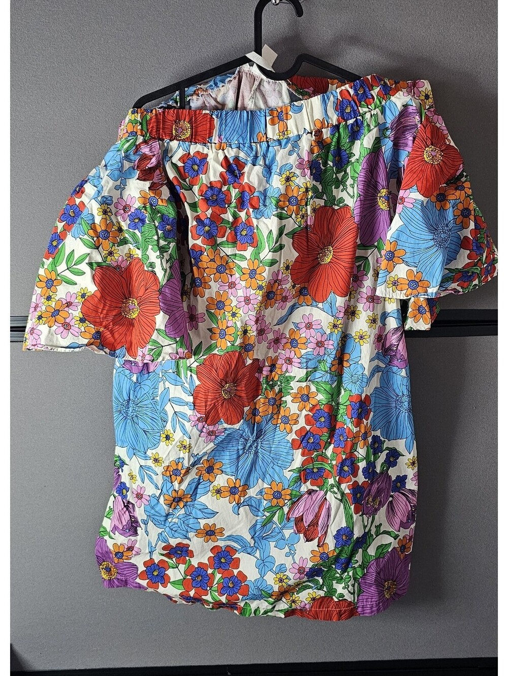 H&M multicolored floral off-shoulder blouse  Size 14  featuring puff sleeves
